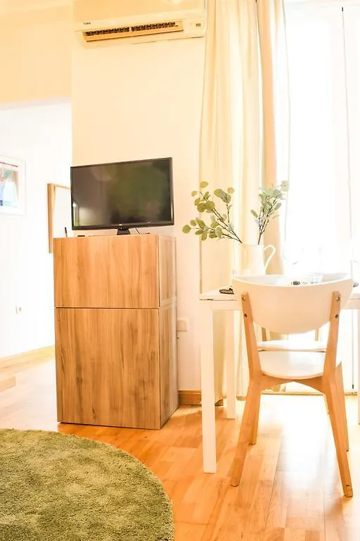 Letmalaga Carreteria Apartment