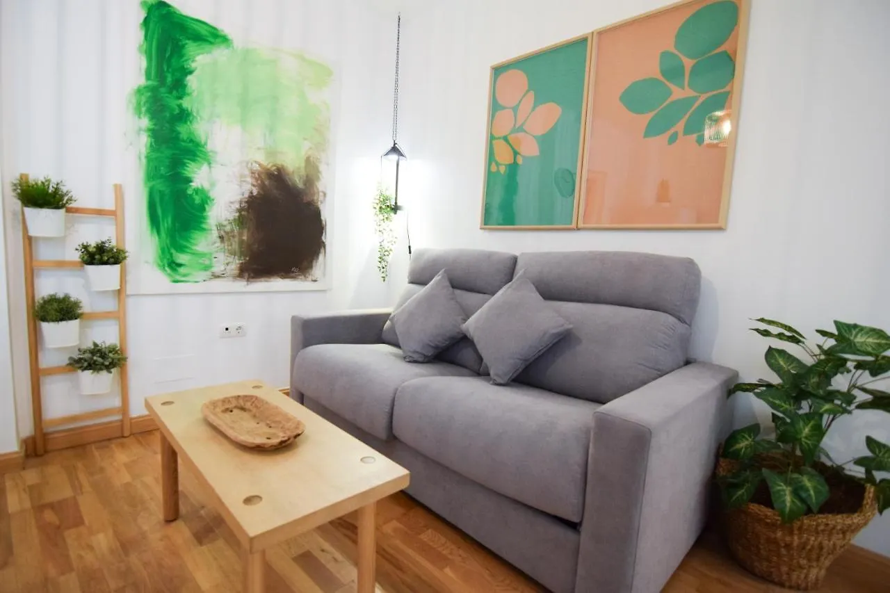 Letmalaga Carreteria Apartment 0*, Malaga